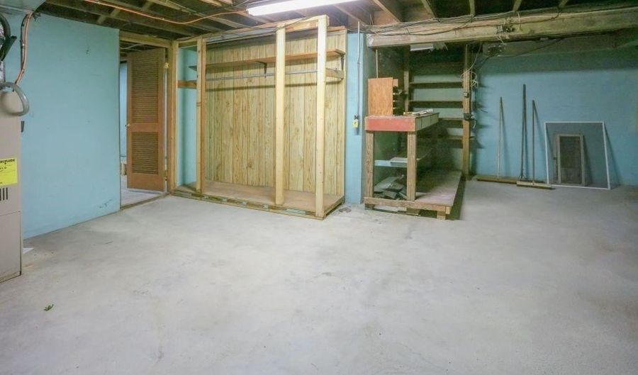 29 Edward Ave, East Providence, RI 02916 - 3 Beds, 1 Bath
