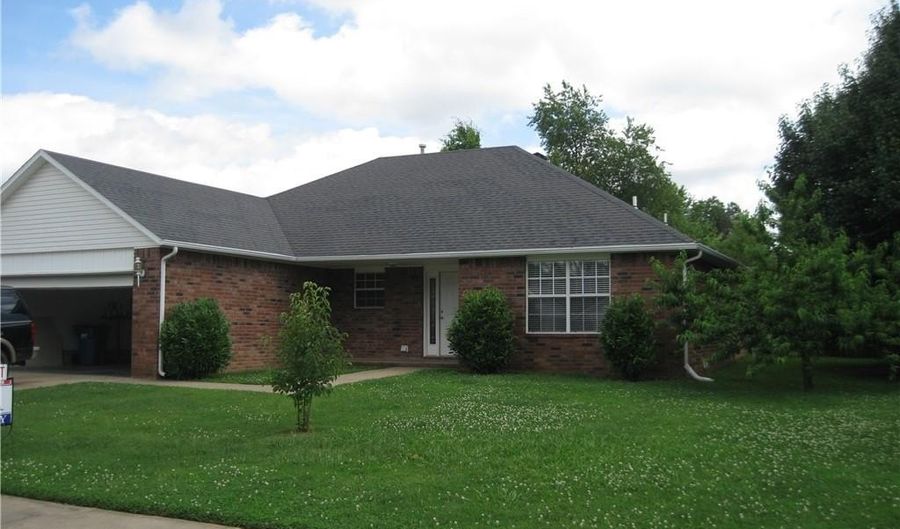 2003 Fir Ave, Bentonville, AR 72713 - 3 Beds, 2 Bath