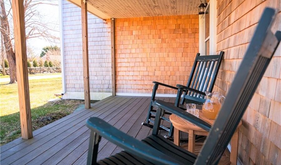 127 Willow Ave, Little Compton, RI 02837 - 2 Beds, 2 Bath