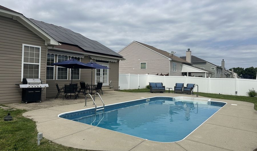 8291 Westcliffe Dr, Avon, IN 46123 - 3 Beds, 3 Bath