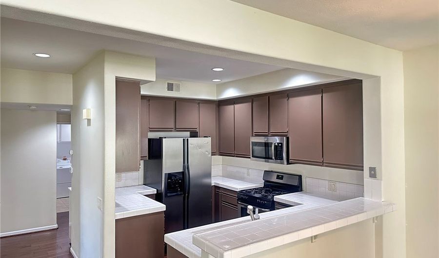 64 Sentinel Pl, Aliso Viejo, CA 92656 - 2 Beds, 2 Bath
