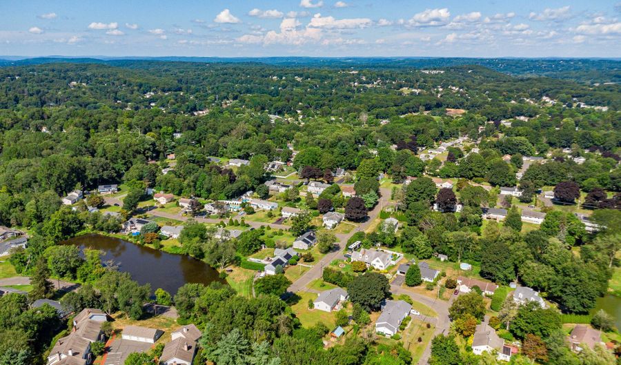 19 Valerie Ln, Danbury, CT 06811 - 3 Beds, 2 Bath