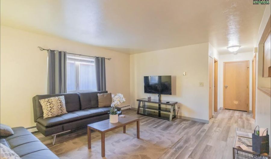 1032 28TH Ave, Fairbanks, AK 99701 - 2 Beds, 1 Bath
