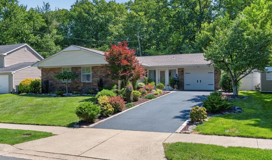11 Inwood Pl, Aberdeen, NJ 07747 - 3 Beds, 2 Bath