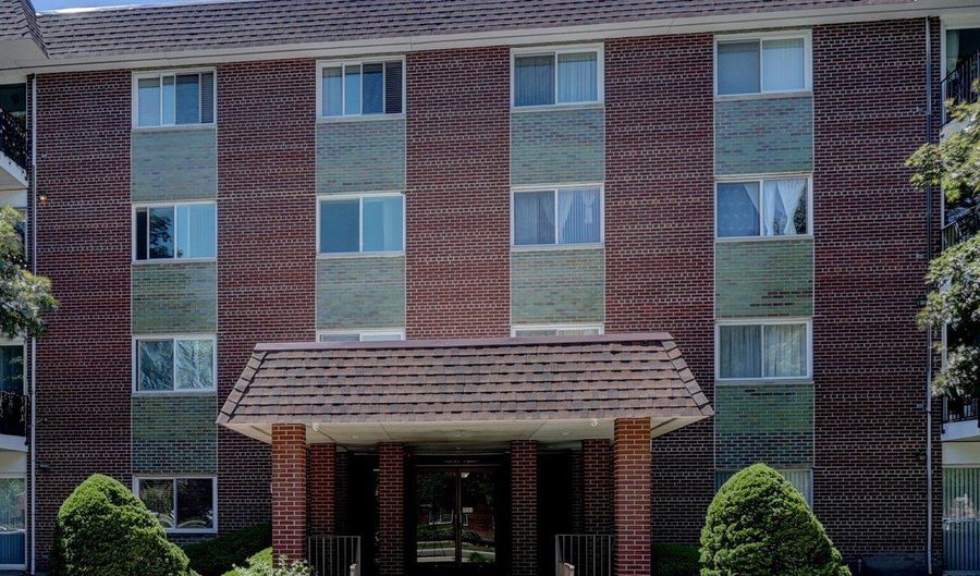 1030 S FERNANDEZ Ave 1T, Arlington Heights, IL 60005 - 1 Beds, 1 Bath