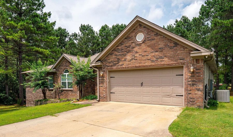 9006 Mars Hill Rd, Bauxite, AR 72011 - 4 Beds, 3 Bath