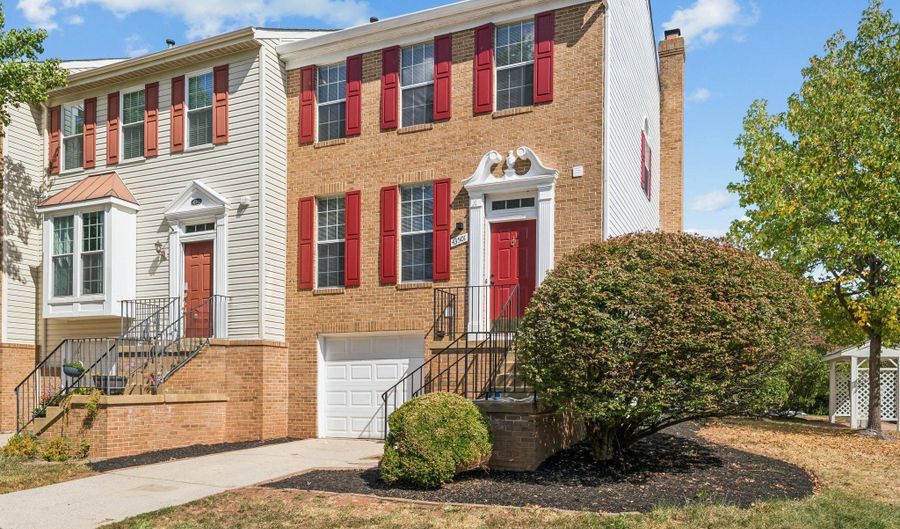 43501 POSTRAIL Sq, Ashburn, VA 20147 - 3 Beds, 3 Bath