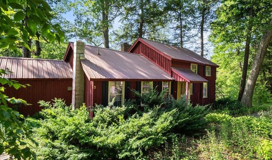 80 Grassy Brook Rd, Brookline, VT 05345 - 3 Beds, 1 Bath