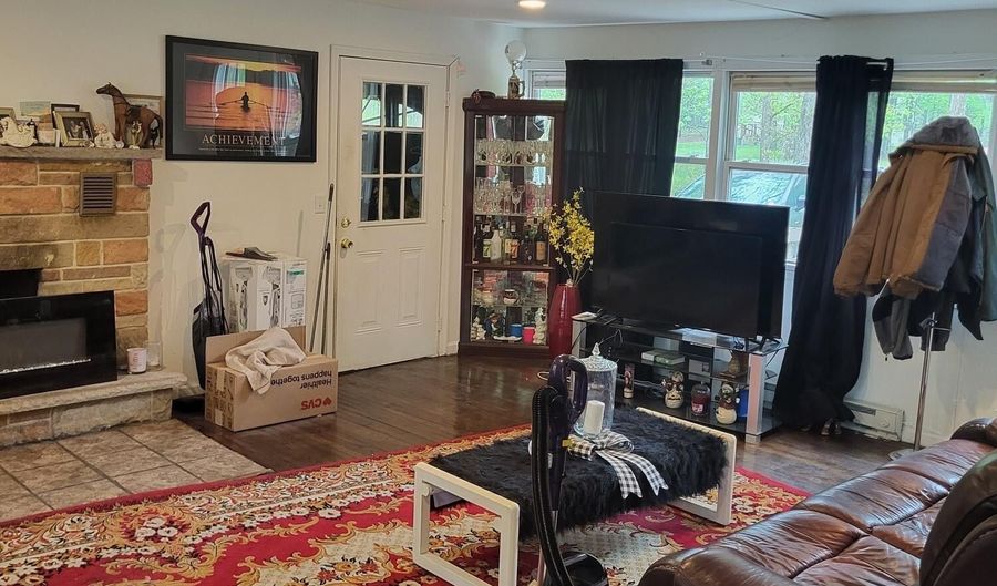 113 Lenape Trl, Albrightsville, PA 18210 - 4 Beds, 2 Bath