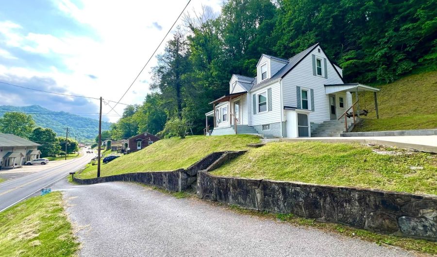 505 Highway 840, Baxter, KY 40806 - 3 Beds, 2 Bath