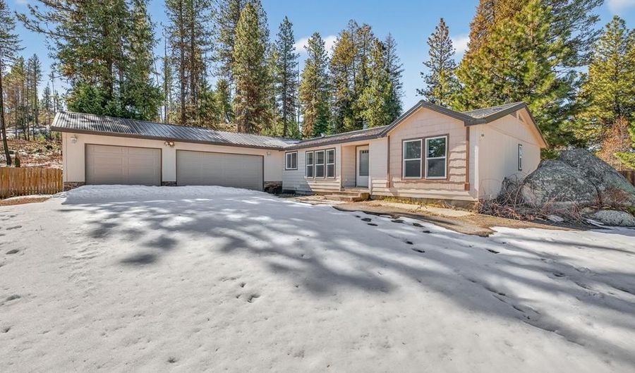 1649 Crown Point Pkwy, Cascade, ID 83611 - 3 Beds, 2 Bath