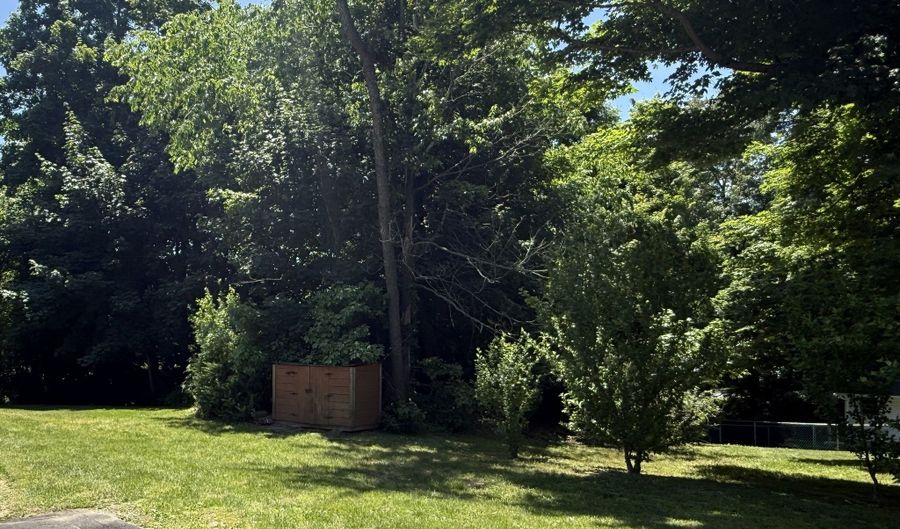 3 Woodview Dr, Brookfield, CT 06804 - 3 Beds, 3 Bath