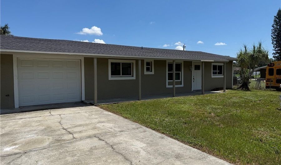 2199 Wyandotte Ave, Alva, FL 33920 - 3 Beds, 2 Bath