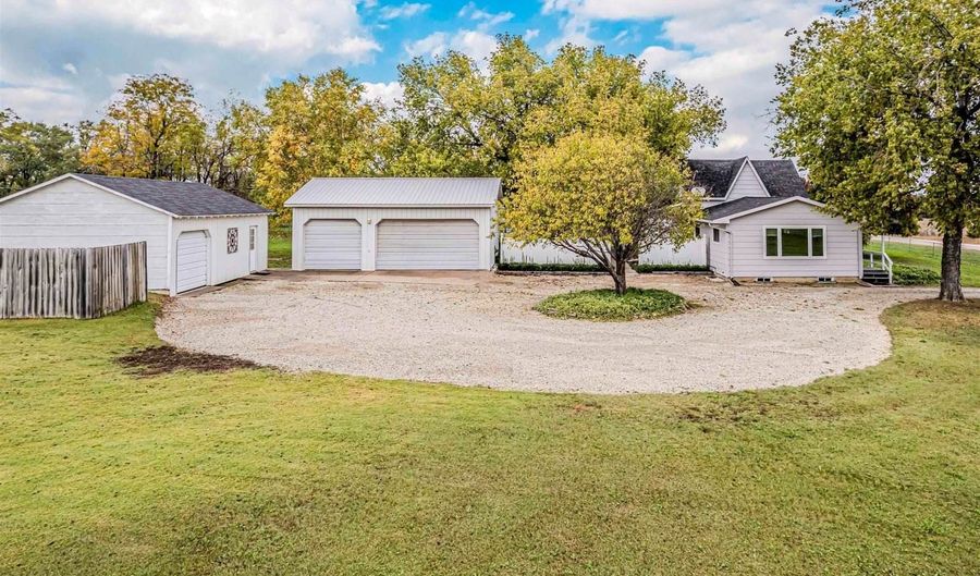 2397 Fair Rd, Abilene, KS 67410 - 4 Beds, 3 Bath