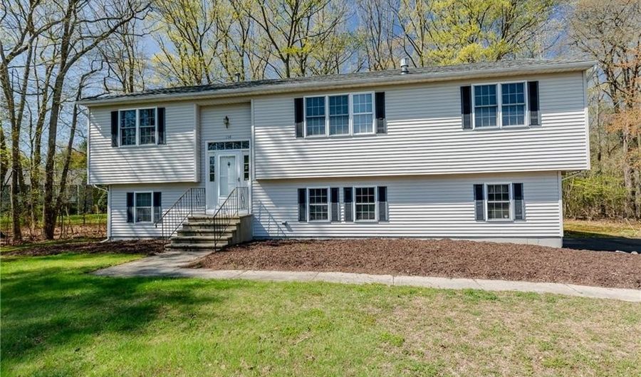136 Hope Hill Ter, Cranston, RI 02921 - 3 Beds, 2 Bath