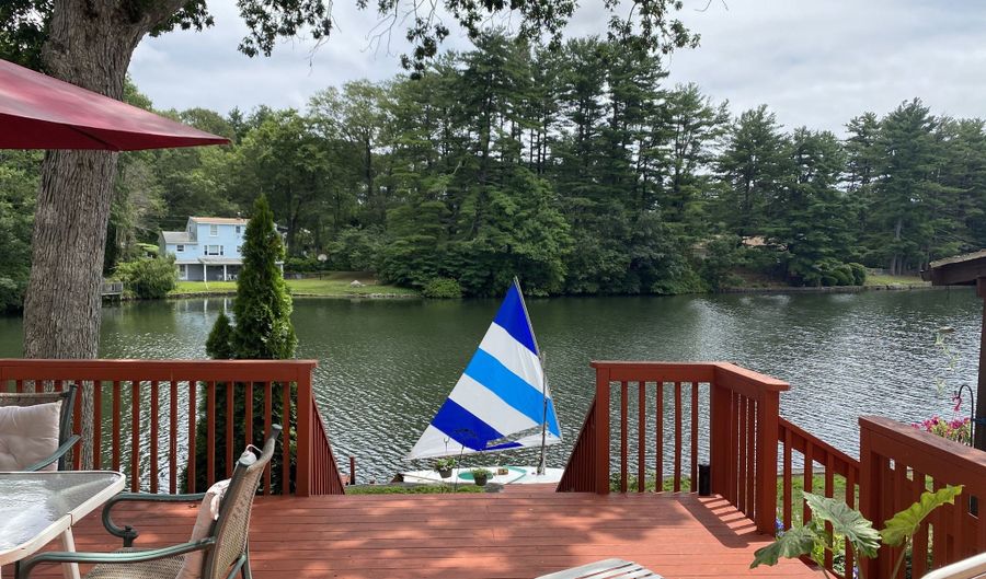 12 Pine Point Dr, Bridgeport, CT 06606 - 4 Beds, 2 Bath