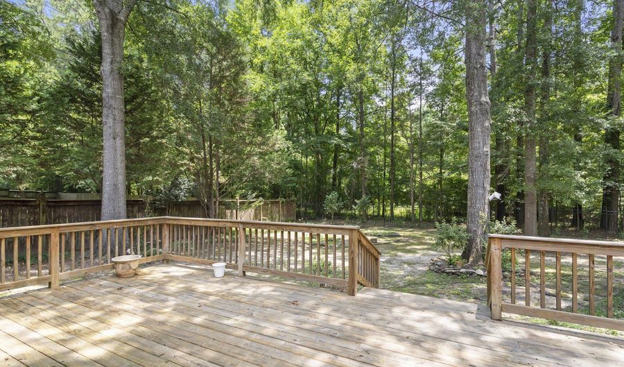 52 Eastgate Dr, Brandon, MS 39042 - 4 Beds, 3 Bath