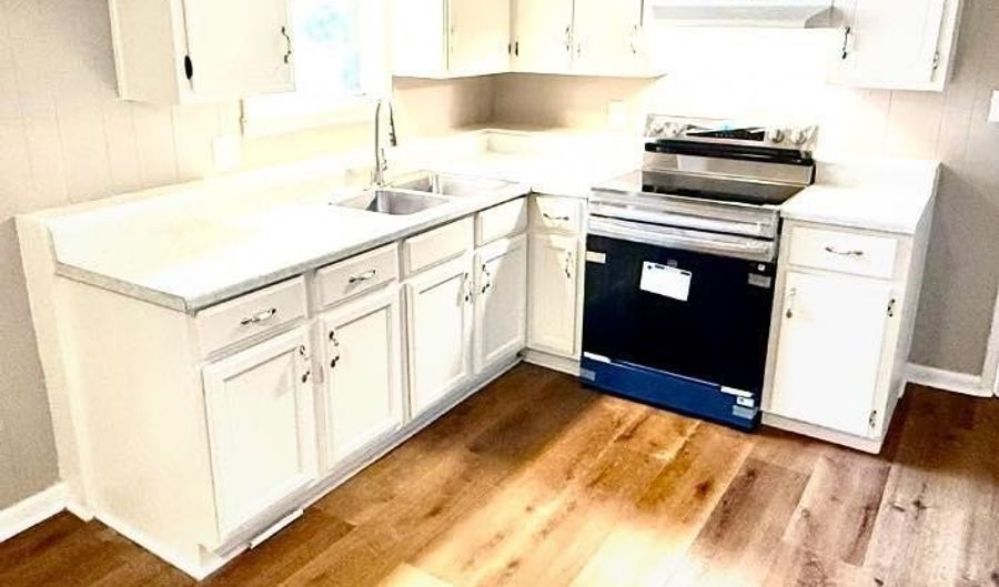 31 Forest Valley Dr, Albertville, AL 35950 - 4 Beds, 2 Bath
