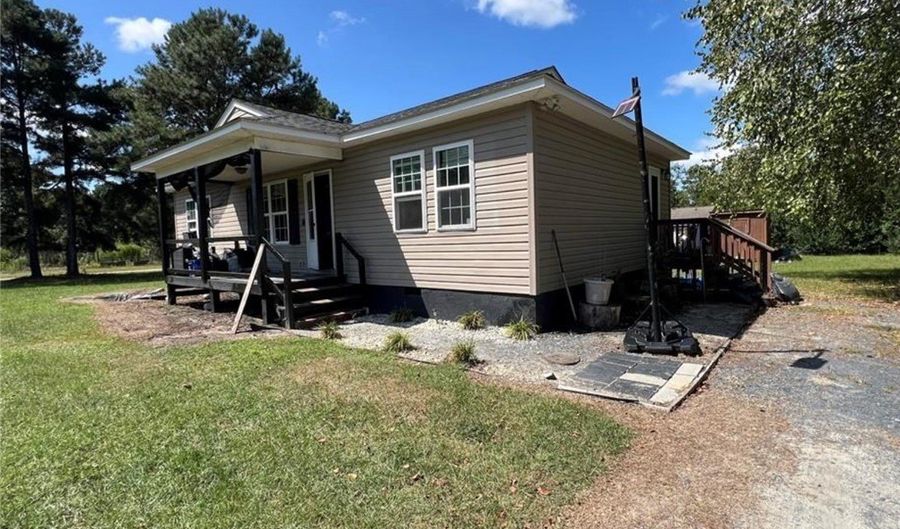 122 Fullers Way, Aberdeen, NC 28315 - 3 Beds, 2 Bath