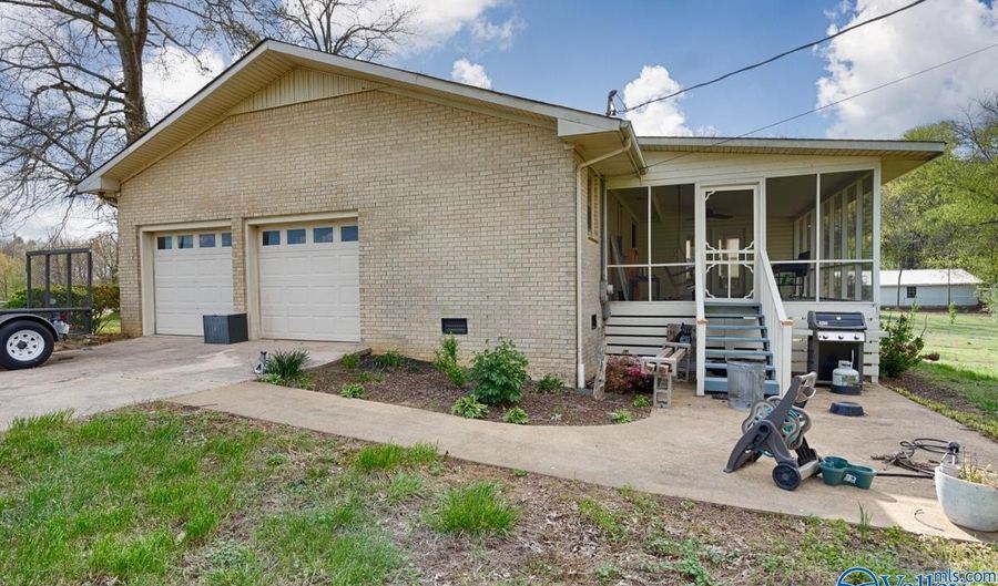 744 4th Ave NW, Arab, AL 35016 - 3 Beds, 2 Bath