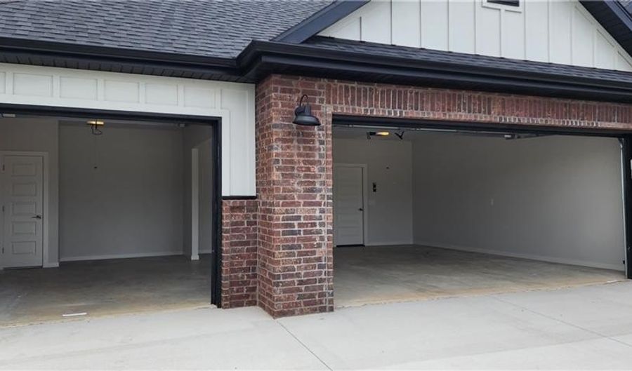 5301 SW Firethorn Ln, Bentonville, AR 72713 - 4 Beds, 3 Bath