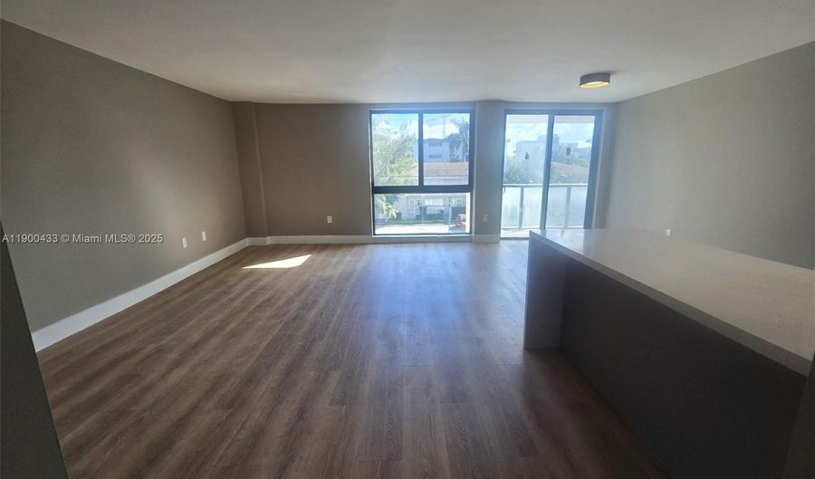 9800 W Bay Harbor Dr 305, Bay Harbor Islands, FL 33154 - 1 Beds, 2 Bath