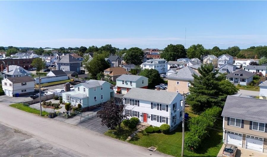 40 Agnes St, East Providence, RI 02914 - 4 Beds, 2 Bath