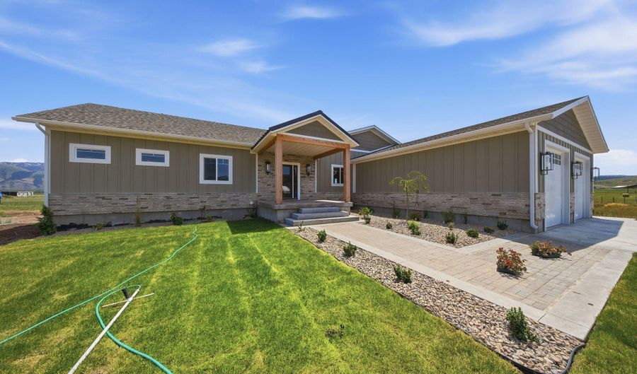 330 MANTUA MEADOWS Ln, Afton, WY 83110 - 5 Beds, 3 Bath
