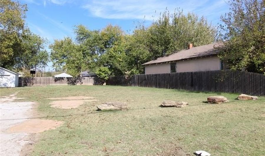 1013 W Main, Ardmore, OK 73401 - 0 Beds, 0 Bath