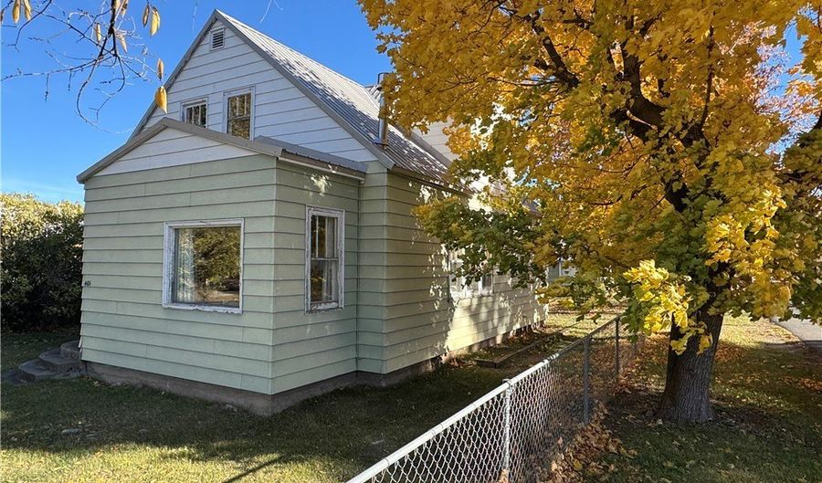 401 E 7th Ave, Big Timber, MT 59011 - 3 Beds, 2 Bath