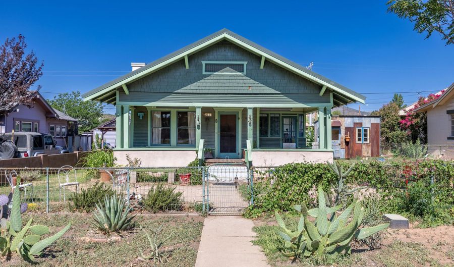 311 W VISTA St, Bisbee, AZ 85603 - 2 Beds, 2 Bath