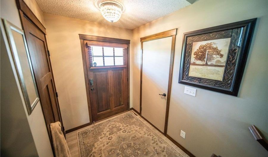426 Creek Ave, Delano, MN 55328 - 3 Beds, 2 Bath