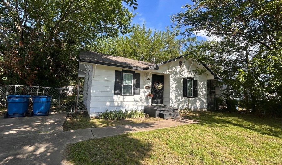 2008 N 14th St, McAlester, OK 74501 - 2 Beds, 1 Bath