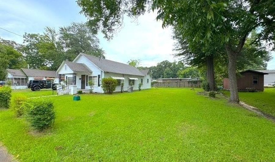 1513 Main St, Arkadelphia, AR 71923 - 3 Beds, 1 Bath