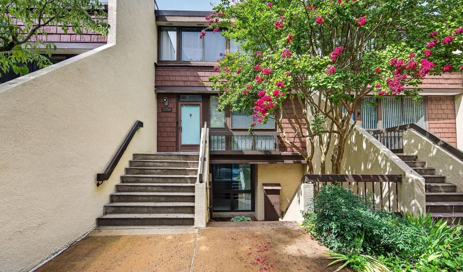 2212 S RANDOLPH St 1, Arlington, VA 22204 - 2 Beds, 3 Bath