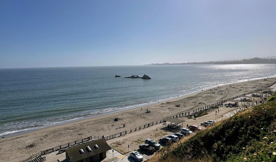 217 Valencia Ave, Aptos, CA 95003 - 5 Beds, 3 Bath