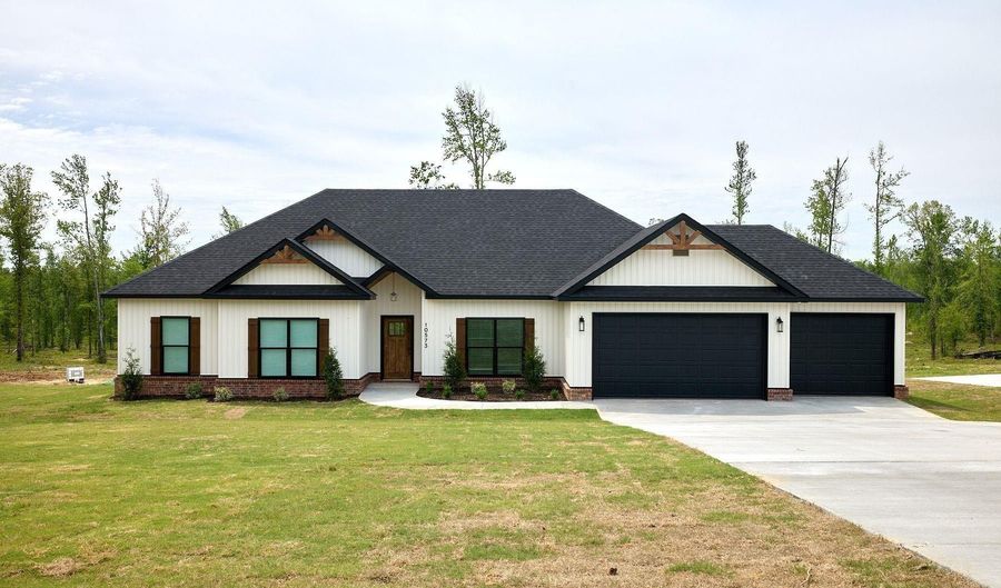 10573 W Miller Sardis Rd, Bauxite, AR 72011 - 4 Beds, 2 Bath