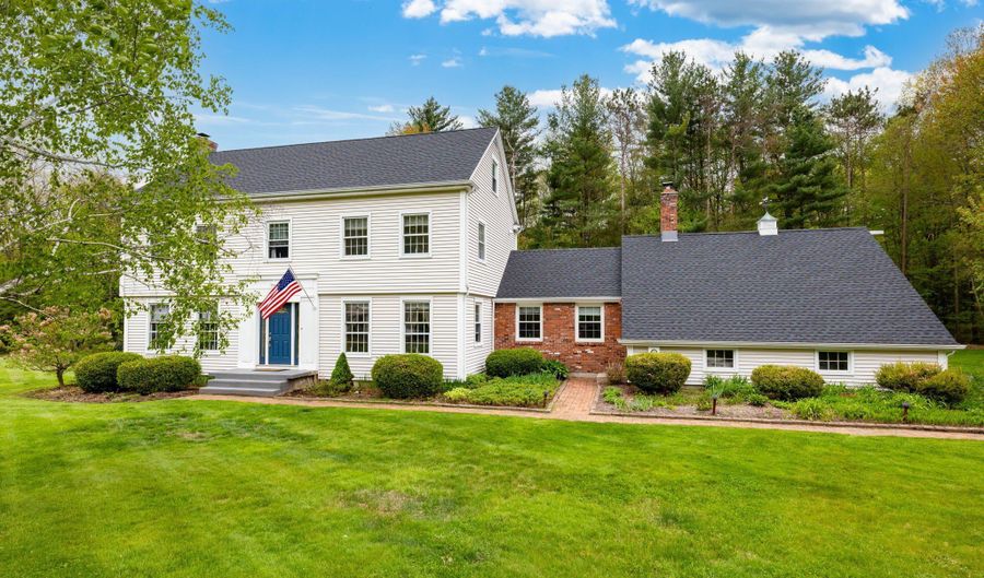 9 Heather Ln, Burlington, CT 06013 - 5 Beds, 4 Bath