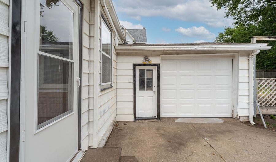 926 Duff Ave, Ames, IA 50010 - 2 Beds, 1 Bath