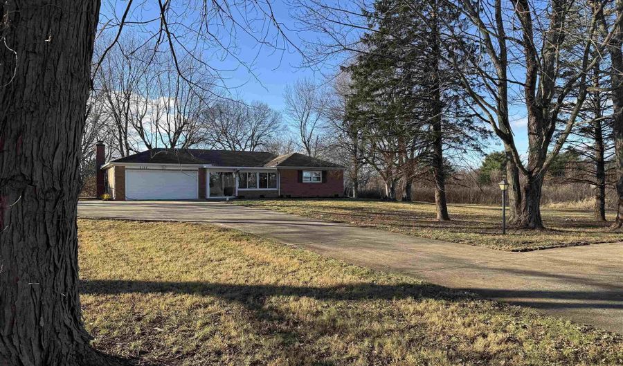 2127 N CR 300 E Rd, Anderson, IN 46012 - 3 Beds, 2 Bath