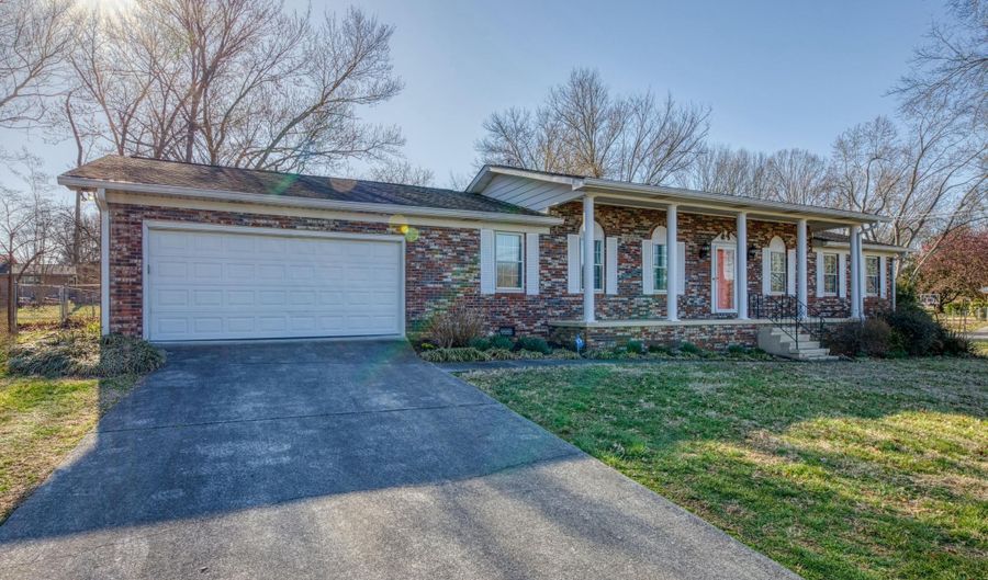 853 Goddard St, Alcoa, TN 37701 - 3 Beds, 2 Bath