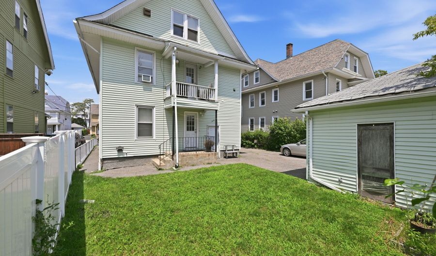 51-53 Wade St, Bridgeport, CT 06606 - 7 Beds, 3 Bath