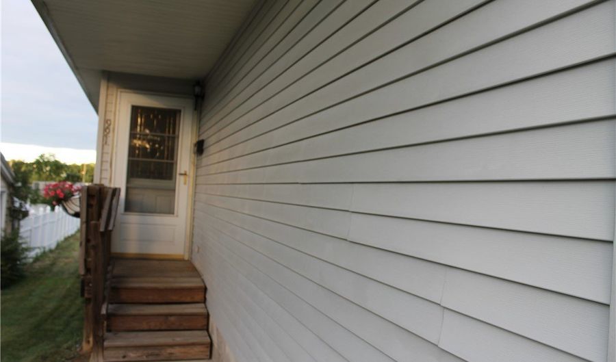 991 Nevin St, Akron, OH 44310 - 3 Beds, 2 Bath