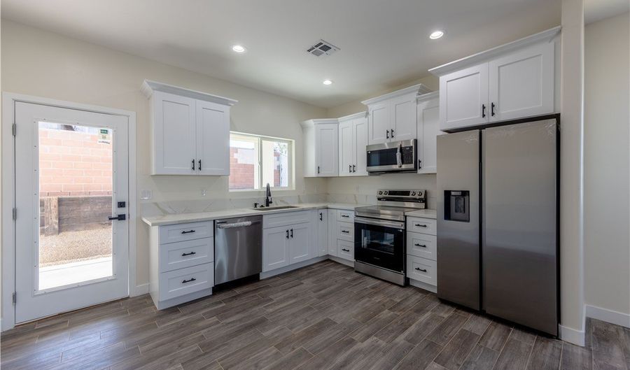 1968 Montclair Dr, Bullhead City, AZ 86442 - 2 Beds, 2 Bath