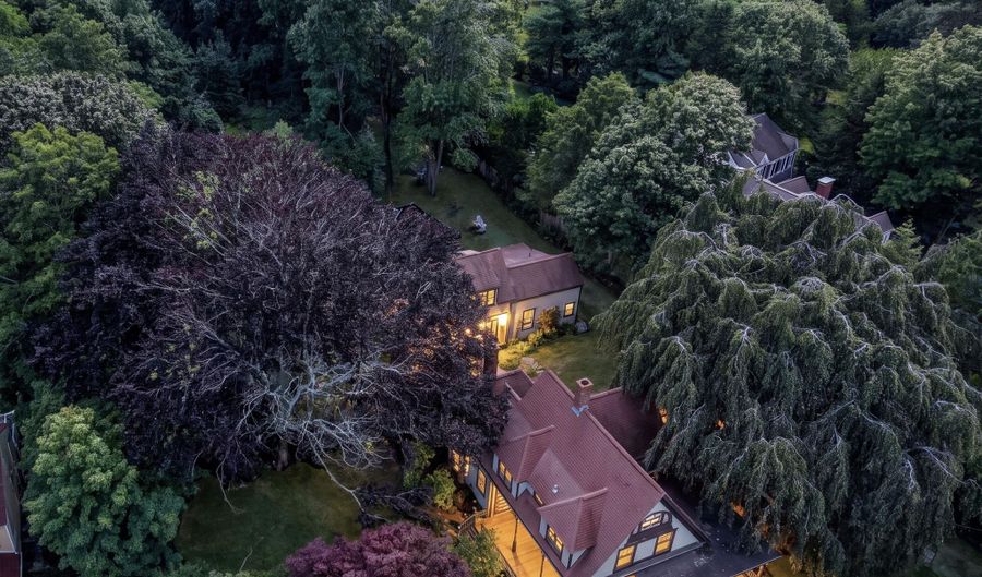 2839 Main St, Barnstable, MA 02630 - 8 Beds, 9 Bath