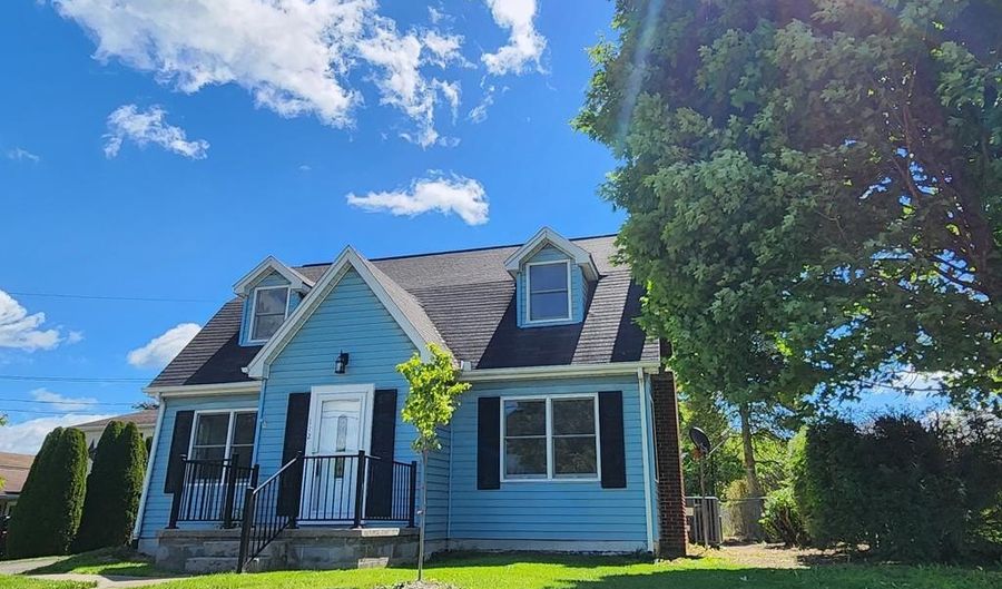 112 N. State St, Athens, WV 24712 - 3 Beds, 2 Bath