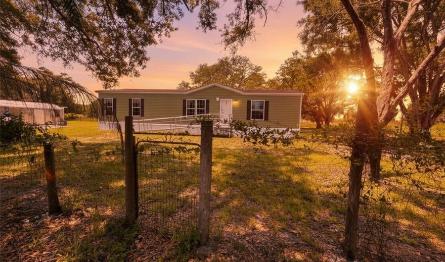 9827 SE HOTH Rd, Arcadia, FL 34266 - 3 Beds, 2 Bath