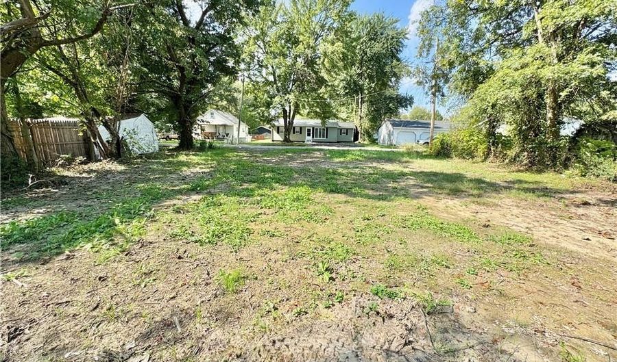 232 S Oak St, Austin, IN 47102 - 3 Beds, 2 Bath