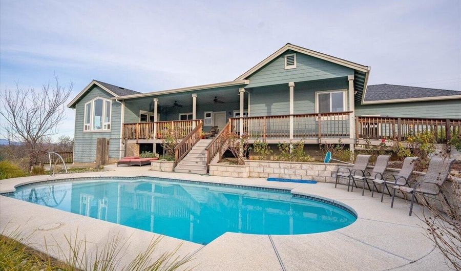 15093 Sunshine Ridge Rd, Anderson, CA 96007 - 3 Beds, 2 Bath