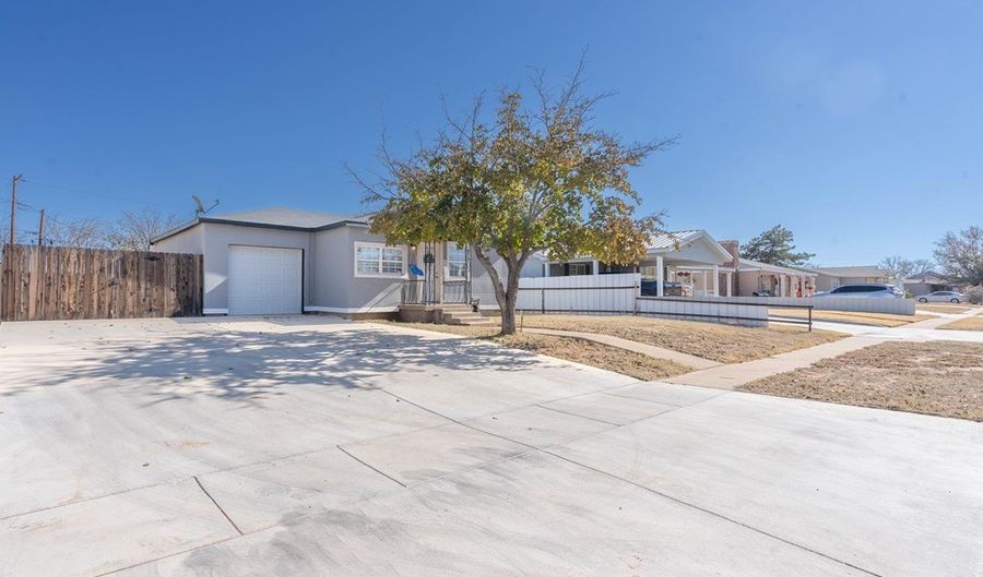 1108 NW 3rd St, Andrews, TX 79714 - 2 Beds, 1 Bath